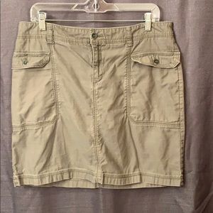 ✔️Eddie Bauer grey khaki skirt